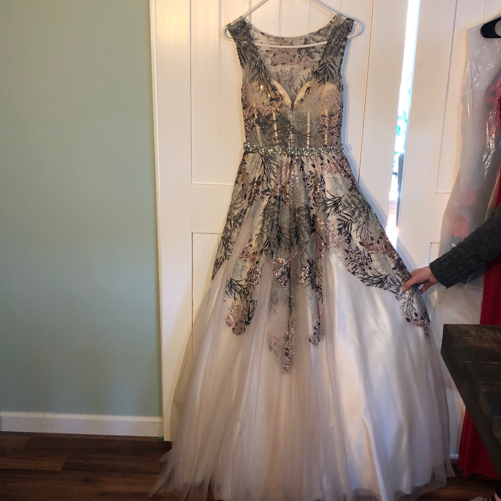 Prom Dress - Picture 4 of 5
